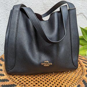 COACH Hadley Hobo - Pre-Owned Black Pebbled Leather Handbag 73549